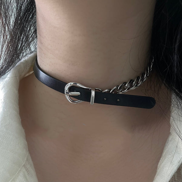 buckle design leather and metal choker